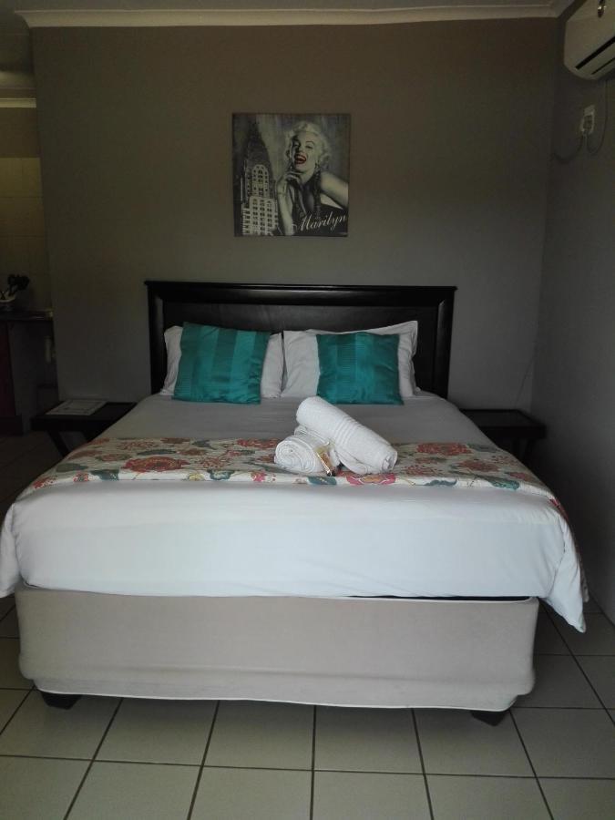 Waterside Lodge Cc Piet Retief Exteriér fotografie